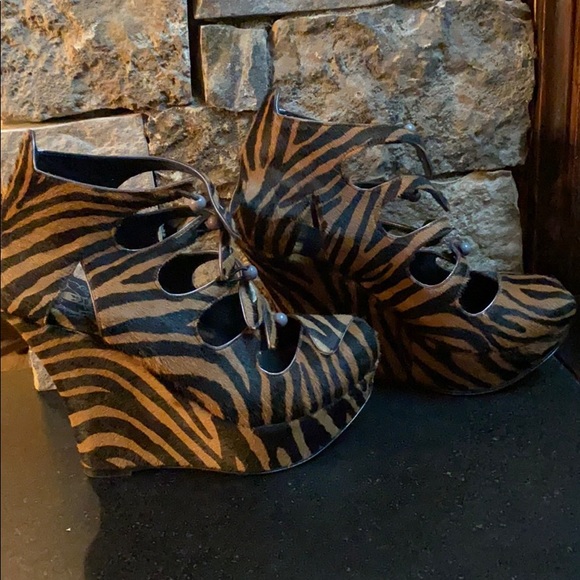 Zoraide platforms - Picture 2 of 4